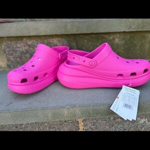 Platform crocs, hot pink, women’s 11, never worn